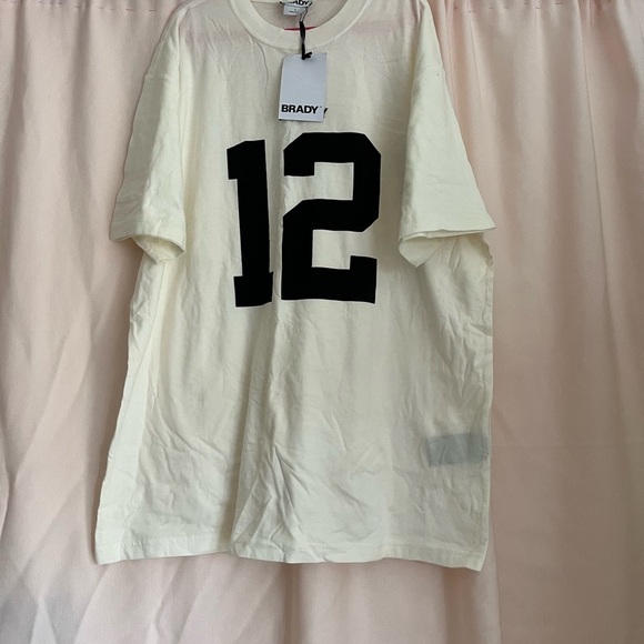 Brandy Melville Cream Short Sleeve Tee with Black Number - Picture 1 of 5